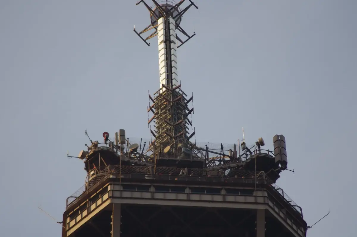 Eiffel Tower's radio antennas