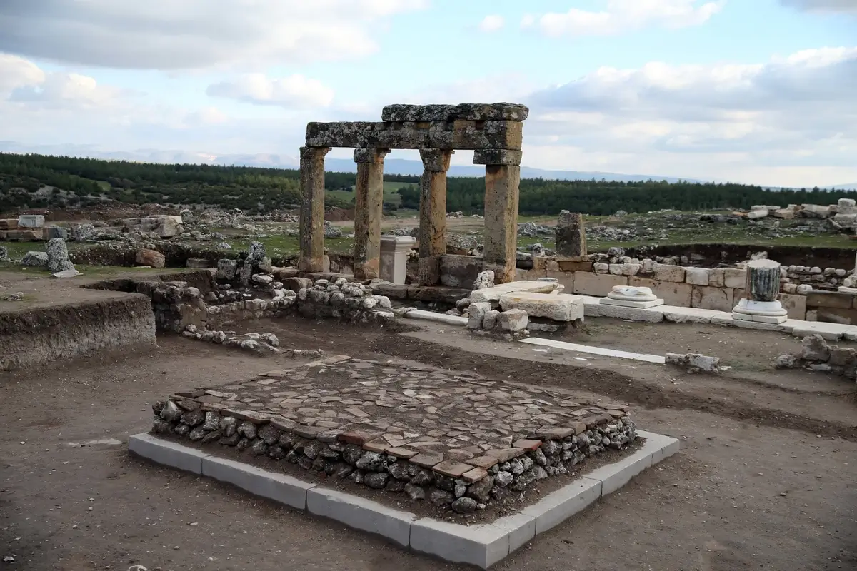 Ancient Greek altar