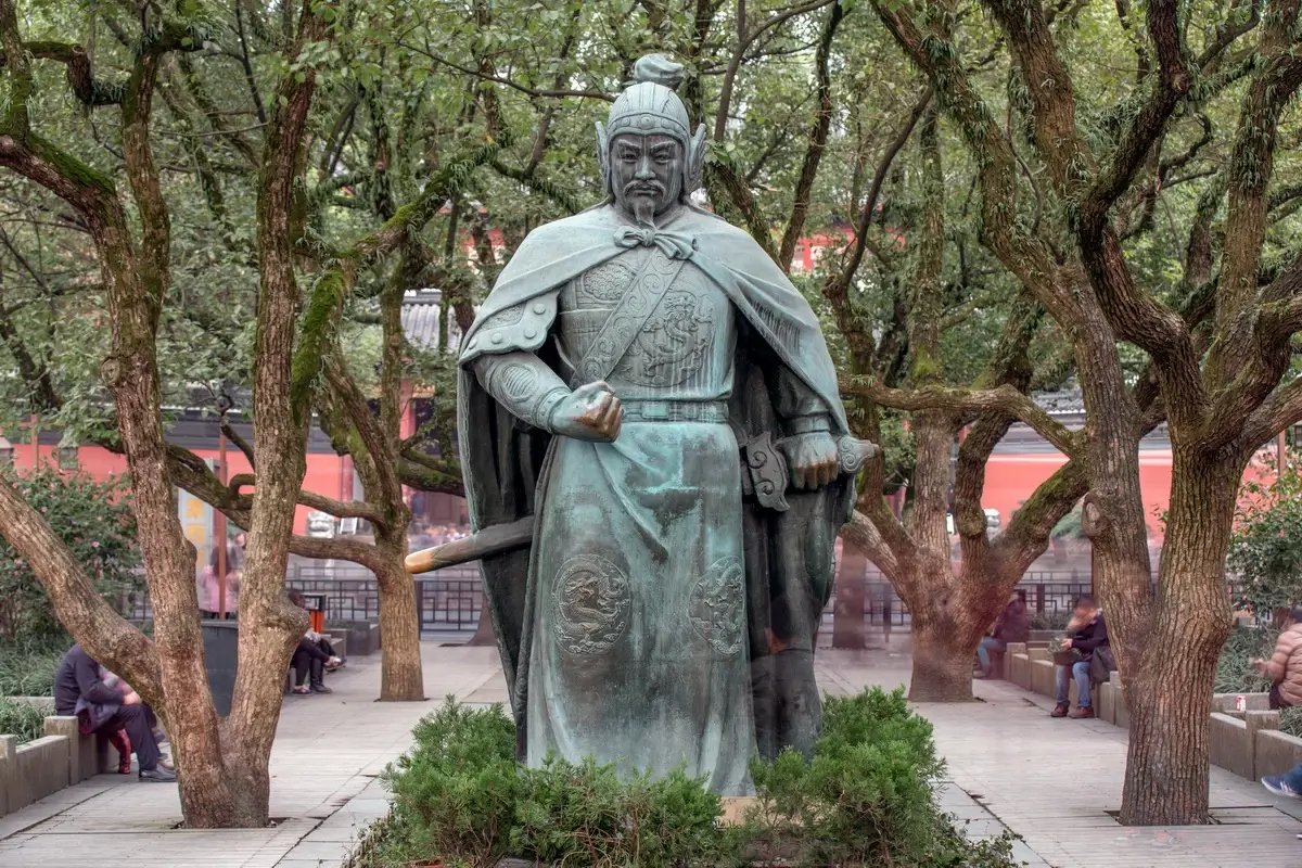 Yue Fei statue