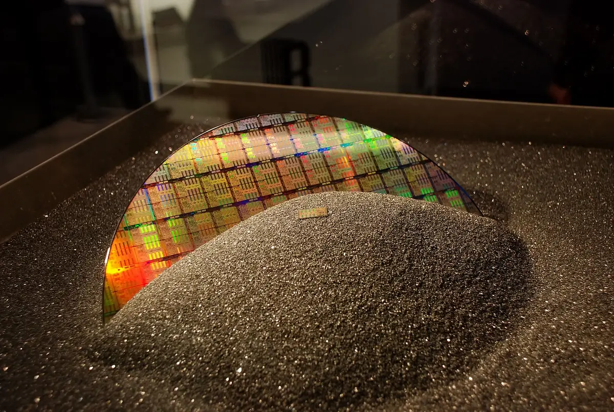 Silicon wafer and sand