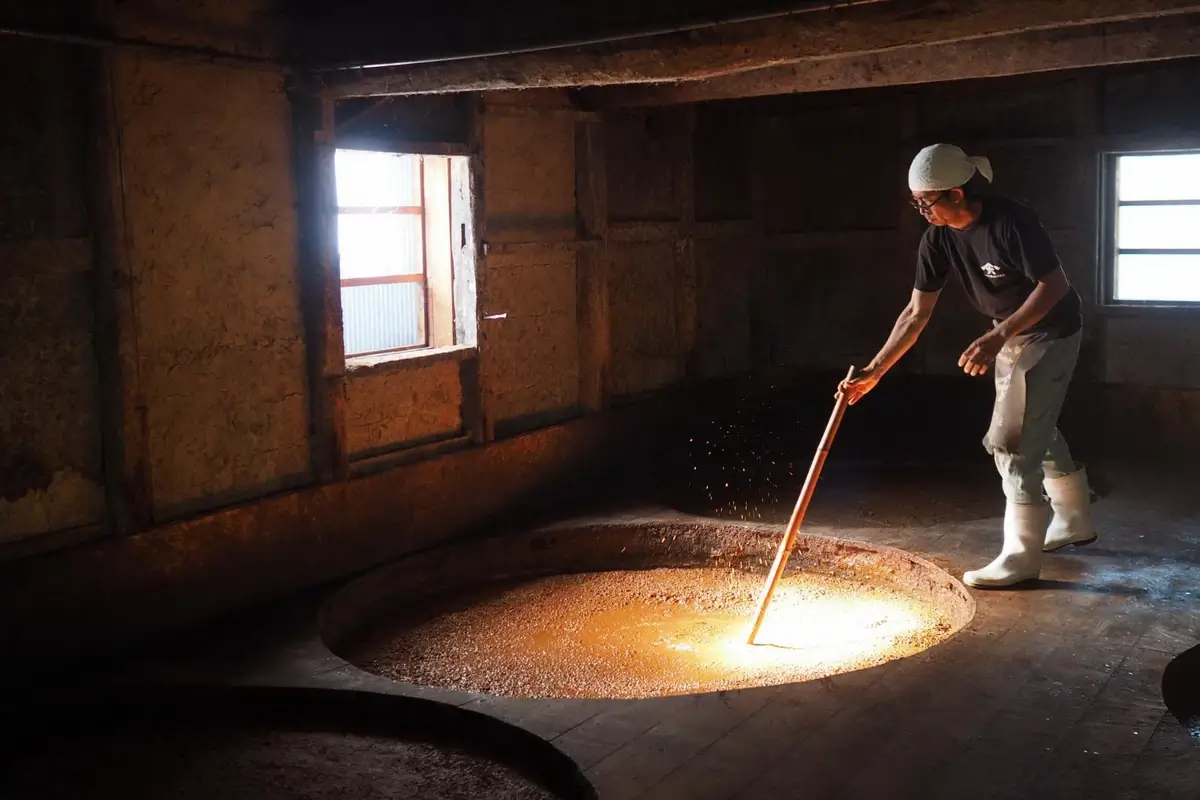 Traditional soy sauce brewing
