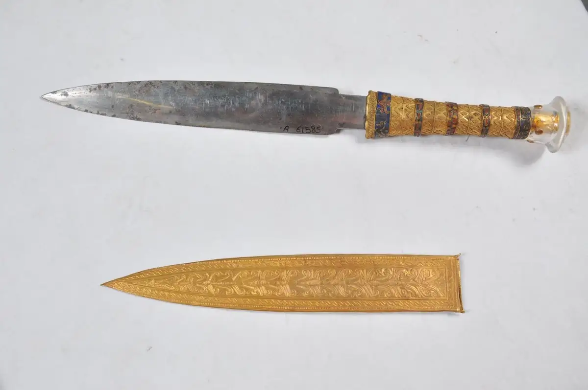The intricate craftsmanship of King Tut's meteorite dagger