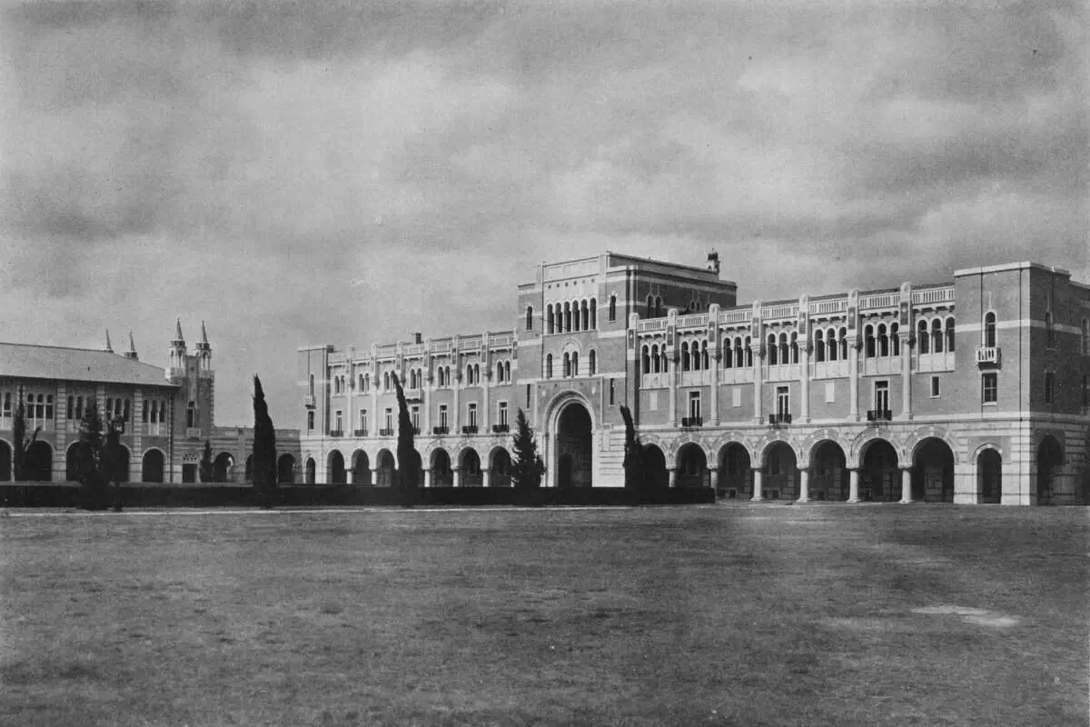 Vintage photograph of Rice University in the early 20th century