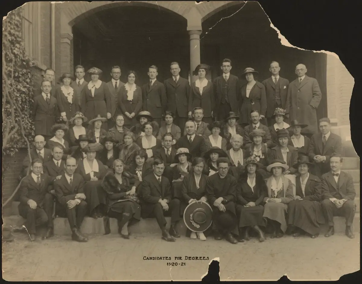 HGSE first graduating class: 1920-1921